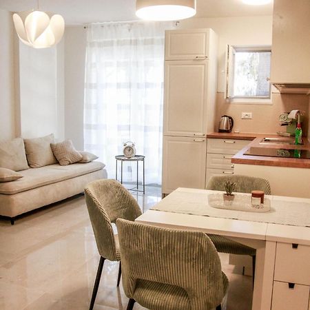 Apartment Split-Dvor Buitenkant foto